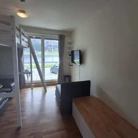 Pa Oppheim, Apartman